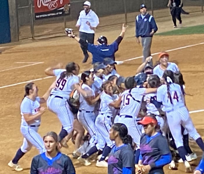 Eastvale Roosevelt Mustangs softball6